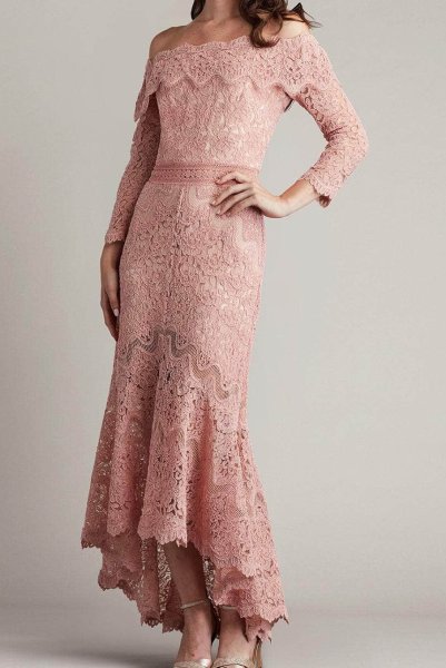 画像1: セール！Tadashi Shoji タダシショージ  Ruffled Off Shoulder Lace Gown ピンク系  10171 (1)